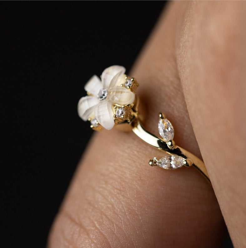 JaiDee Grace Floral Wedding Band – 14K/18K Gold & S925 Silver with Moissanite Diamond