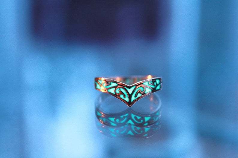 JaiDee Grace Celtic V-Shape Luminous Sterling Silver Ring