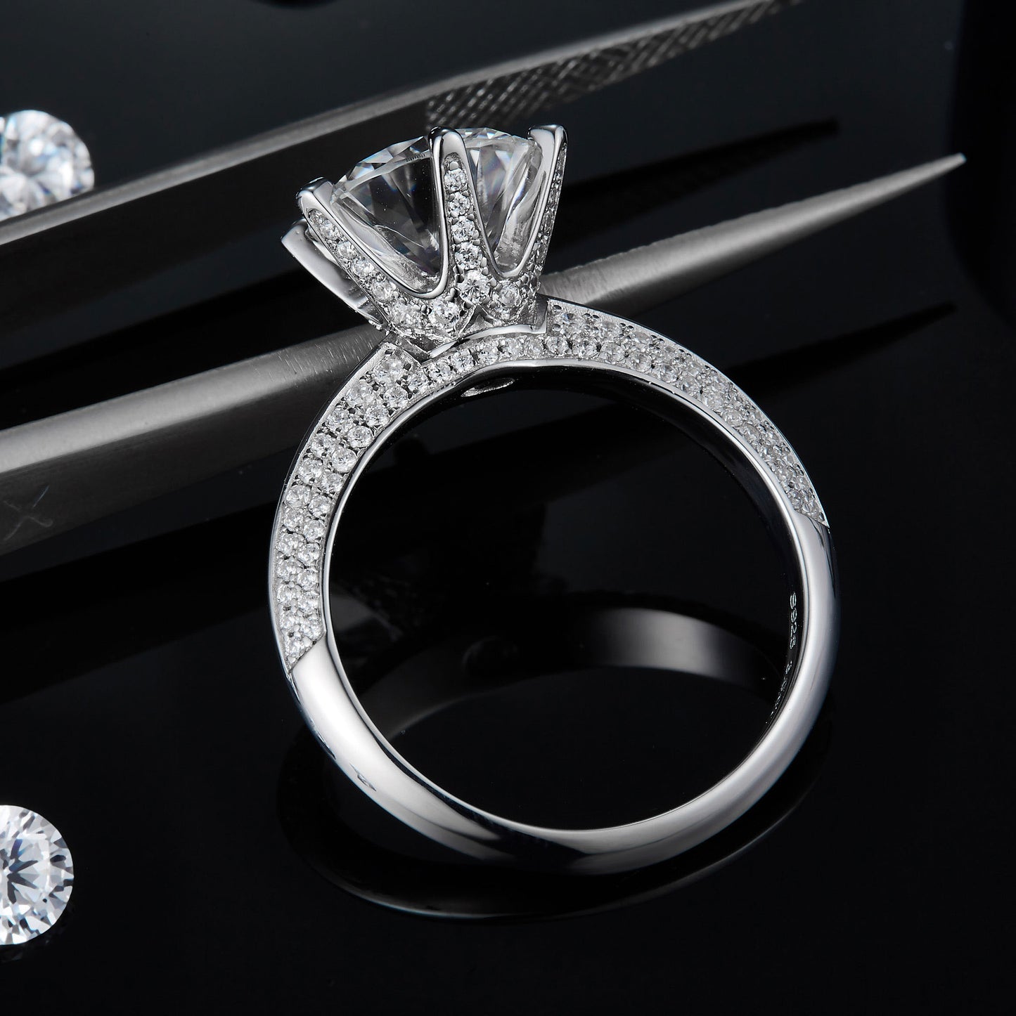 JaiDee Grace White Gold Moissanite Diamond Ring (S925)